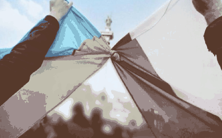 Połączona flaga Ukrainy z flagą Polski